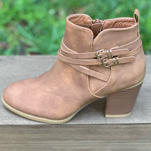 Heeled booties - Picture 2 of 2